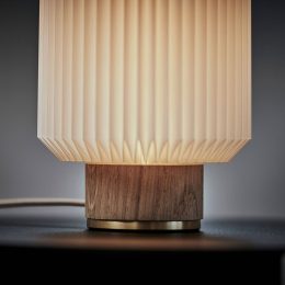LE KLINT Cylinder, bordslampa, ljus ek, Ø 20 cm